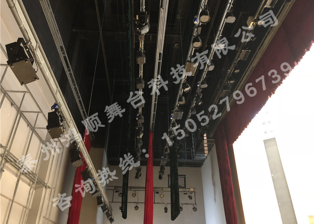 舞臺(tái)升降吊桿效果